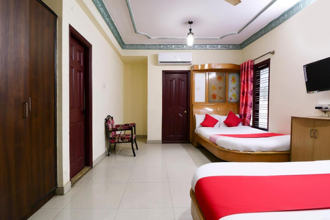 Oyo 71675 New Aishwarya Comforts Hotel Bangalore Exterior foto